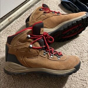 Columbia Newton Ridge Plus Waterproof Amped Hiking Boots